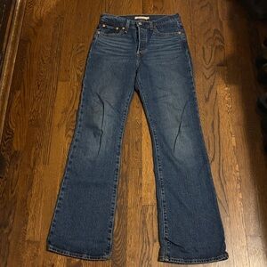 Levi's wedgie boot cut Women's dark wash bootLeg Jeans, size 26